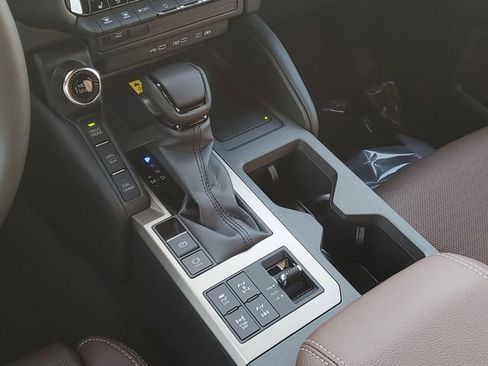 Used 2025 Toyota Land Cruiser image 25