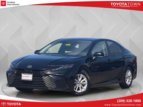 Certified 2025 Toyota Camry LE FWD image 1