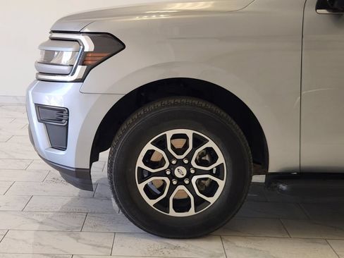 Used 2024 Ford Expedition XLT AWD/4WD image 8