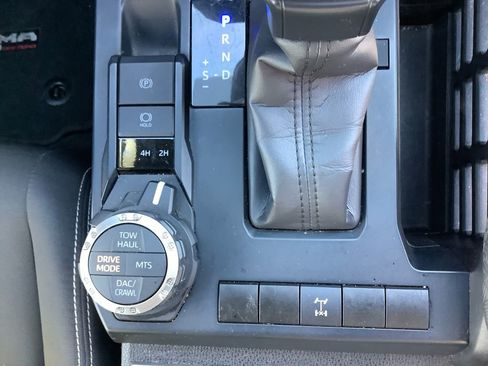 Used 2024 Toyota Tacoma TRD Off-Road image 26