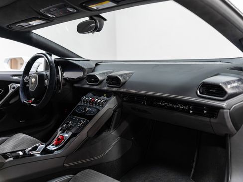 Used 2017 Lamborghini Huracan LP 610-4 Avio image 30