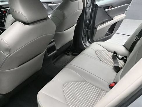 Used 2022 Toyota Camry SE FWD image 11