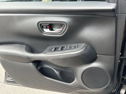 Used 2025 Honda HR-V LX image 22