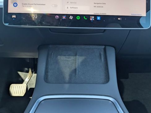 Used 2024 Tesla Model Y Long Range AWD/4WD image 24