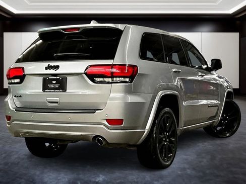 Used 2019 Jeep Grand Cherokee Altitude image 6
