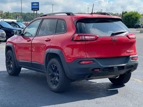 Used 2017 Jeep Cherokee Trailhawk w/ Cold Weather Group AWD/4WD image 13