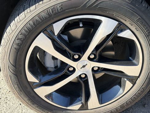 Used 2024 Chevrolet Trax RS FWD image 6