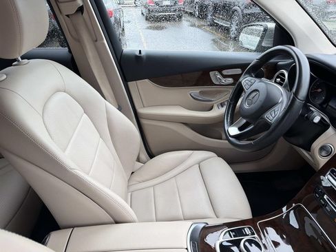 Used 2019 Mercedes-Benz GLC 300 image 10