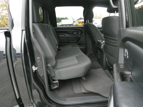 Used 2019 Nissan Titan SV w/ SV Convenience Package image 25