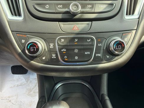 Used 2022 Chevrolet Malibu Premier FWD image 28