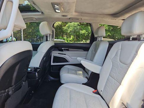 Used 2022 Kia Telluride SX w/ SX Prestige Package AWD/4WD image 32