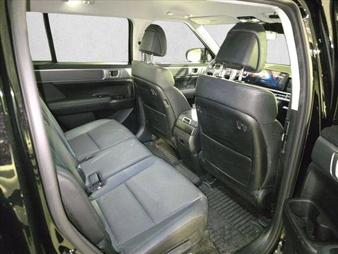 Used 2025 Hyundai Santa Fe SEL image 11