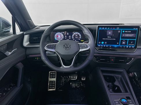 Used 2026 Volkswagen Tiguan SE R-Line image 22