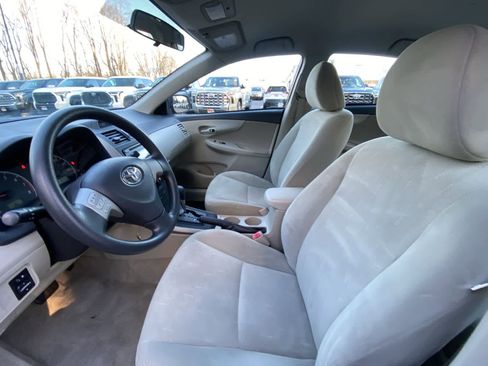 Used 2013 Toyota Corolla L image 24