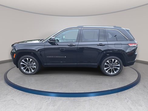 Used 2023 Jeep Grand Cherokee Overland w/ Adv Protech Group III AWD/4WD image 9
