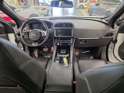 Used 2018 Jaguar F-PACE S AWD/4WD image 9