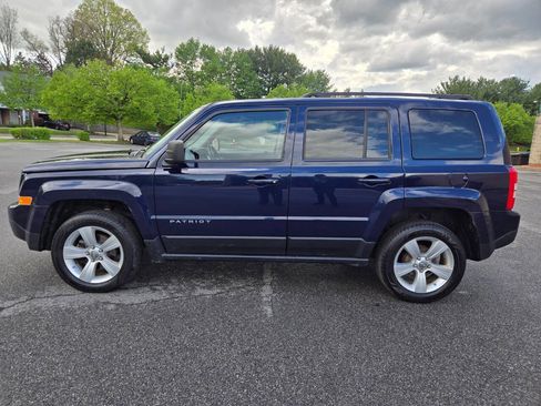 Used 2012 Jeep Patriot Latitude FWD image 4