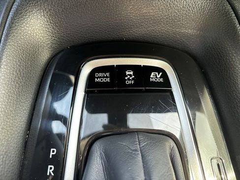 Used 2021 Toyota Corolla LE image 29