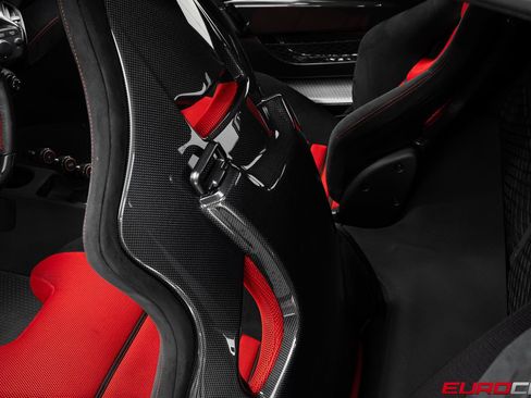 Used 2015 Ferrari 458 Speciale Coupe RWD image 46
