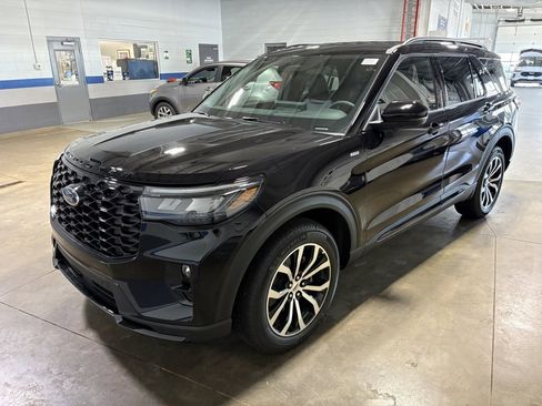 New 2026 Ford Explorer ST-Line image 4