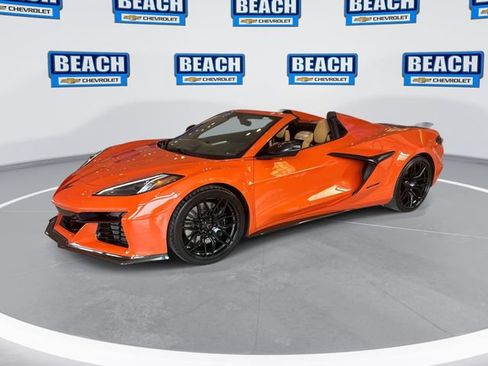Used 2025 Chevrolet Corvette Z06 RWD image 1