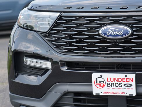 Used 2024 Ford Explorer ST-Line w/ Class IV Trailer Tow Package AWD/4WD image 11
