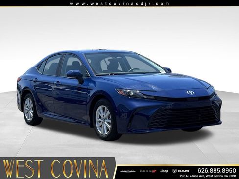 Used 2025 Toyota Camry LE FWD image 1