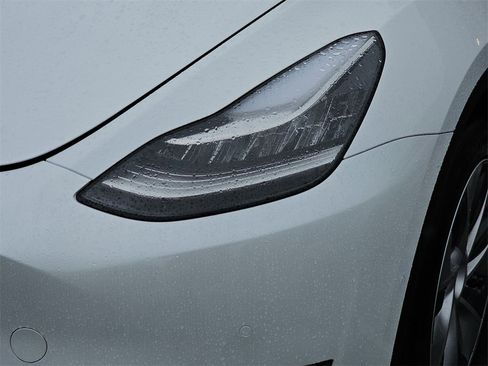 Used 2021 Tesla Model Y Long Range image 33