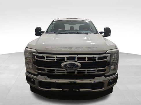 Used 2023 Ford F350 XLT AWD/4WD image 7