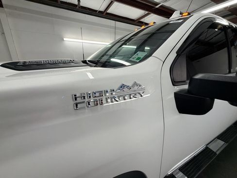 Certified 2024 Chevrolet Silverado 2500 High Country w/ High Country Premium Package AWD/4WD image 32