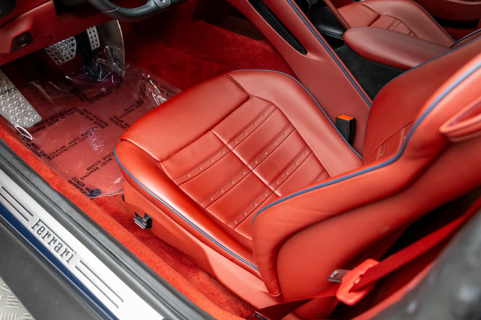 Used 2021 Ferrari Roma RWD image 32