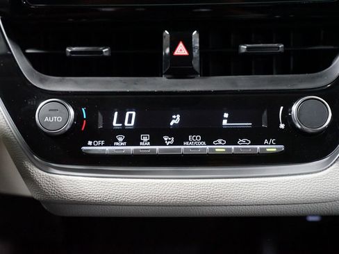 Certified 2025 Toyota Corolla LE FWD image 20