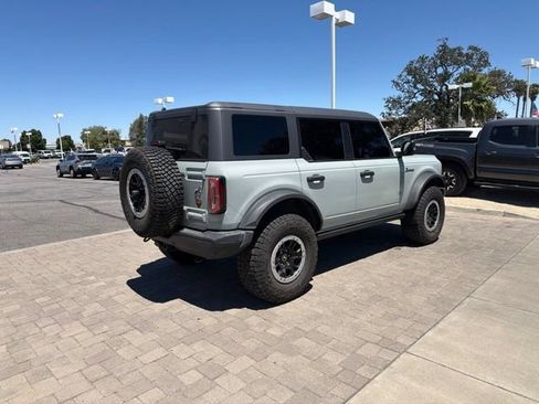 Used 2023 Ford Bronco Badlands AWD/4WD image 3
