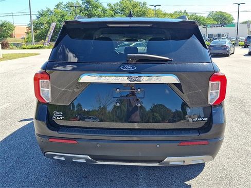 Used 2023 Ford Explorer XLT w/ Equipment Group 202A image 5