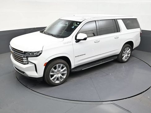 Used 2022 Chevrolet Suburban High Country RWD image 11