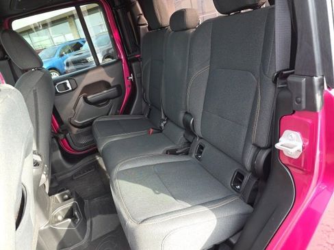 Used 2024 Jeep Gladiator Sport image 36