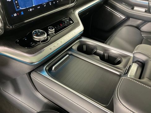 New 2027 Ford Expedition Max Platinum w/ Stealth Appearance Package RWD image 20