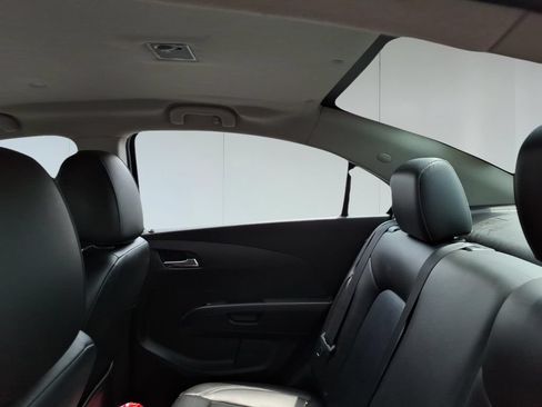 Used 2019 Chevrolet Sonic Premier FWD image 12