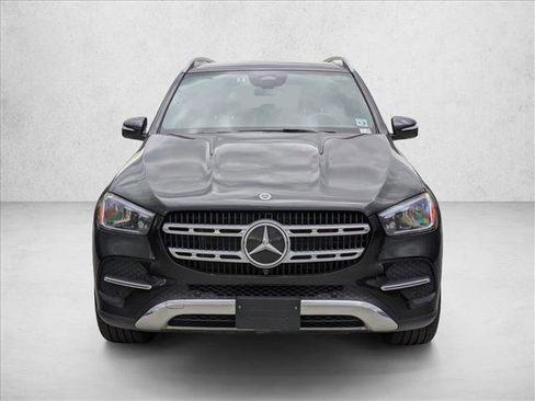 Used 2025 Mercedes-Benz GLE 350 4MATIC image 2