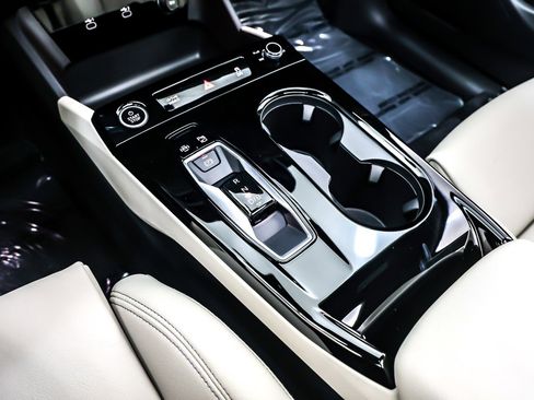 New 2025 Audi Q6 e-tron Premium Plus image 6