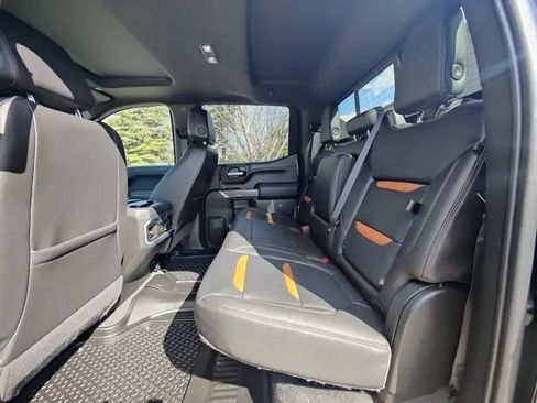 Used 2021 GMC Sierra 1500 AT4 w/ AT4 Preferred Package AWD/4WD image 5