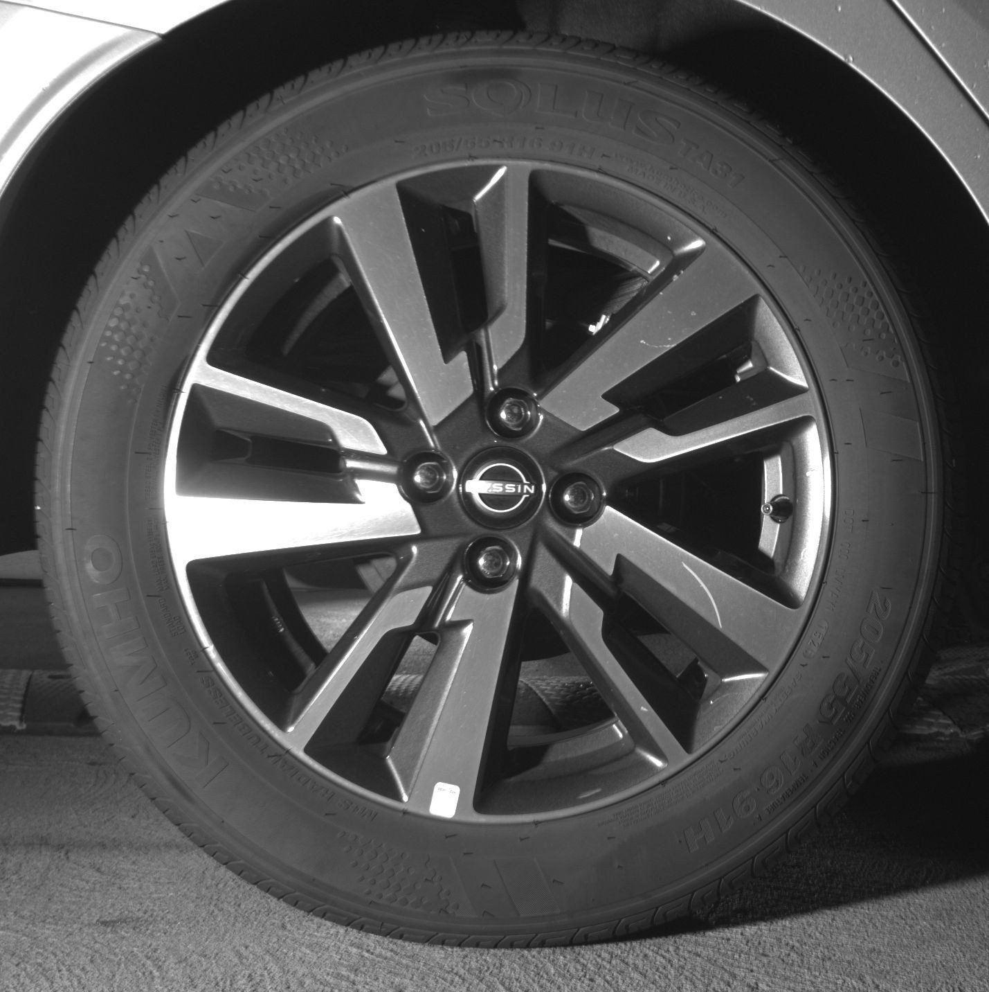 Used 2025 Nissan Versa SV FWD image 18