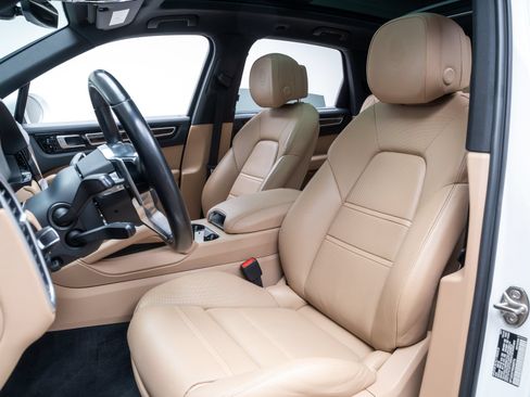 Used 2019 Porsche Cayenne E-Hybrid AWD/4WD image 18