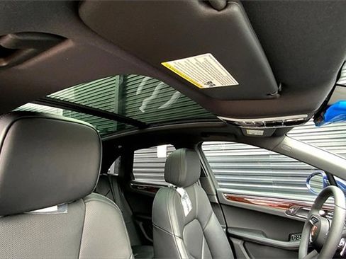 New 2025 Porsche Macan image 32