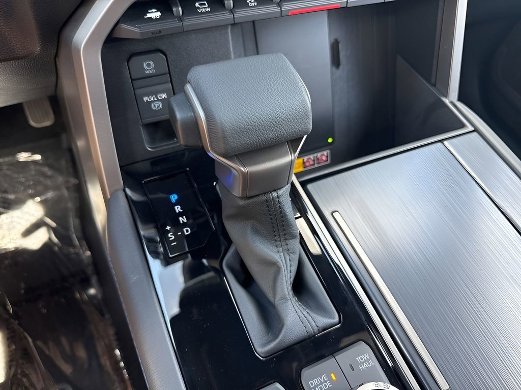 Used 2026 Toyota Sequoia Platinum AWD/4WD image 17