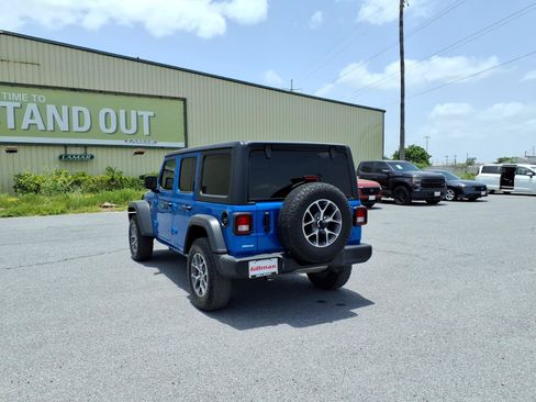 Used 2024 Jeep Wrangler Unlimited Sport AWD/4WD image 6