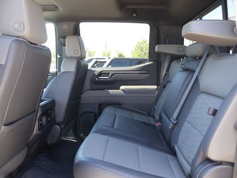 Used 2022 Chevrolet Silverado 1500 ZR2 w/ Technology Package AWD/4WD image 16