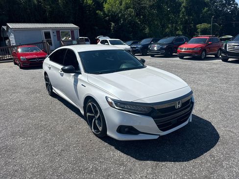 Used 2022 Honda Accord Sport image 3
