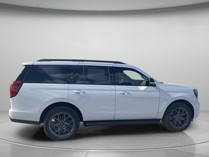 New 2026 Ford Expedition Platinum w/ Stealth Appearance Package