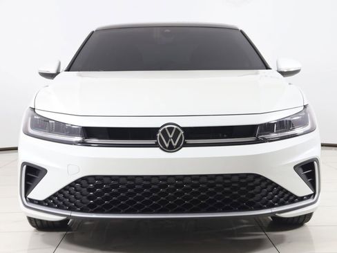 Used 2025 Volkswagen Jetta SEL FWD image 51